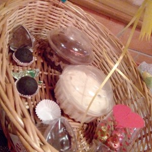 contents: pudding jars, coffee-chocolate shots, truffles, cocktail chocolates.